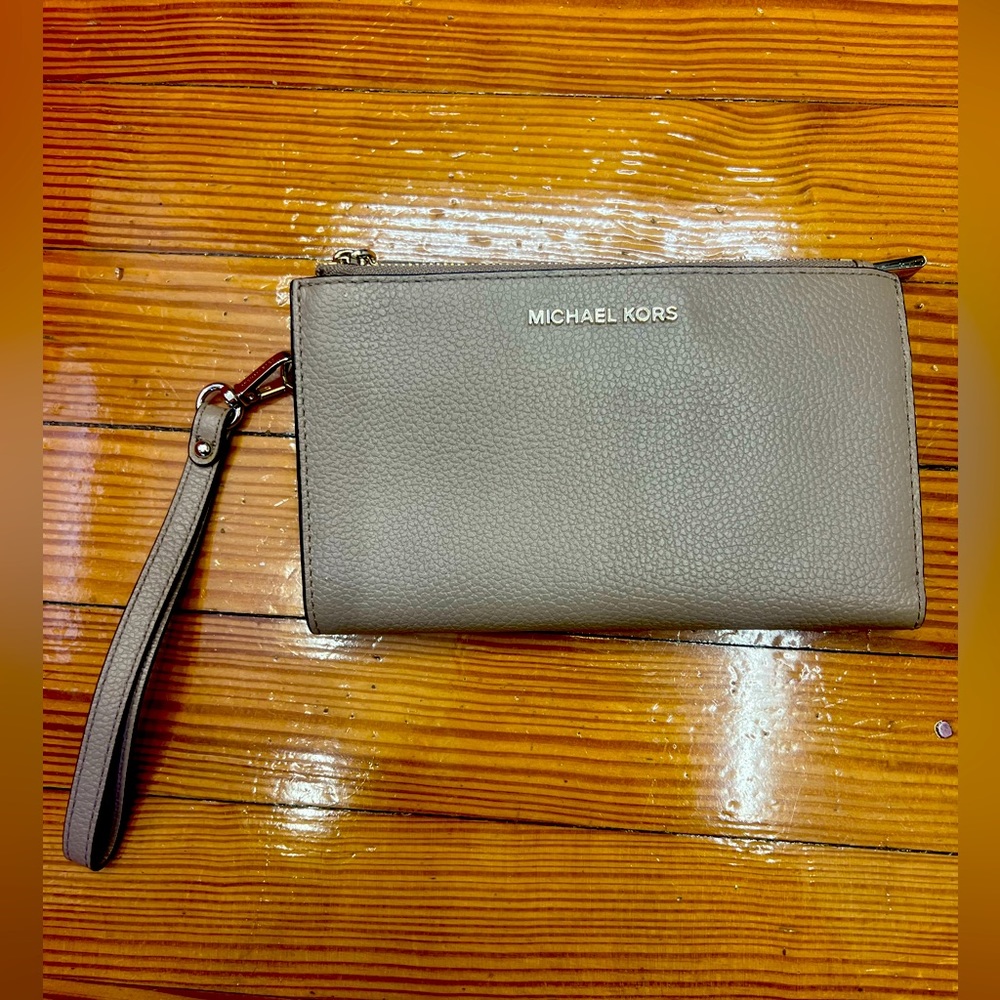 Michael Kors leather wristlet